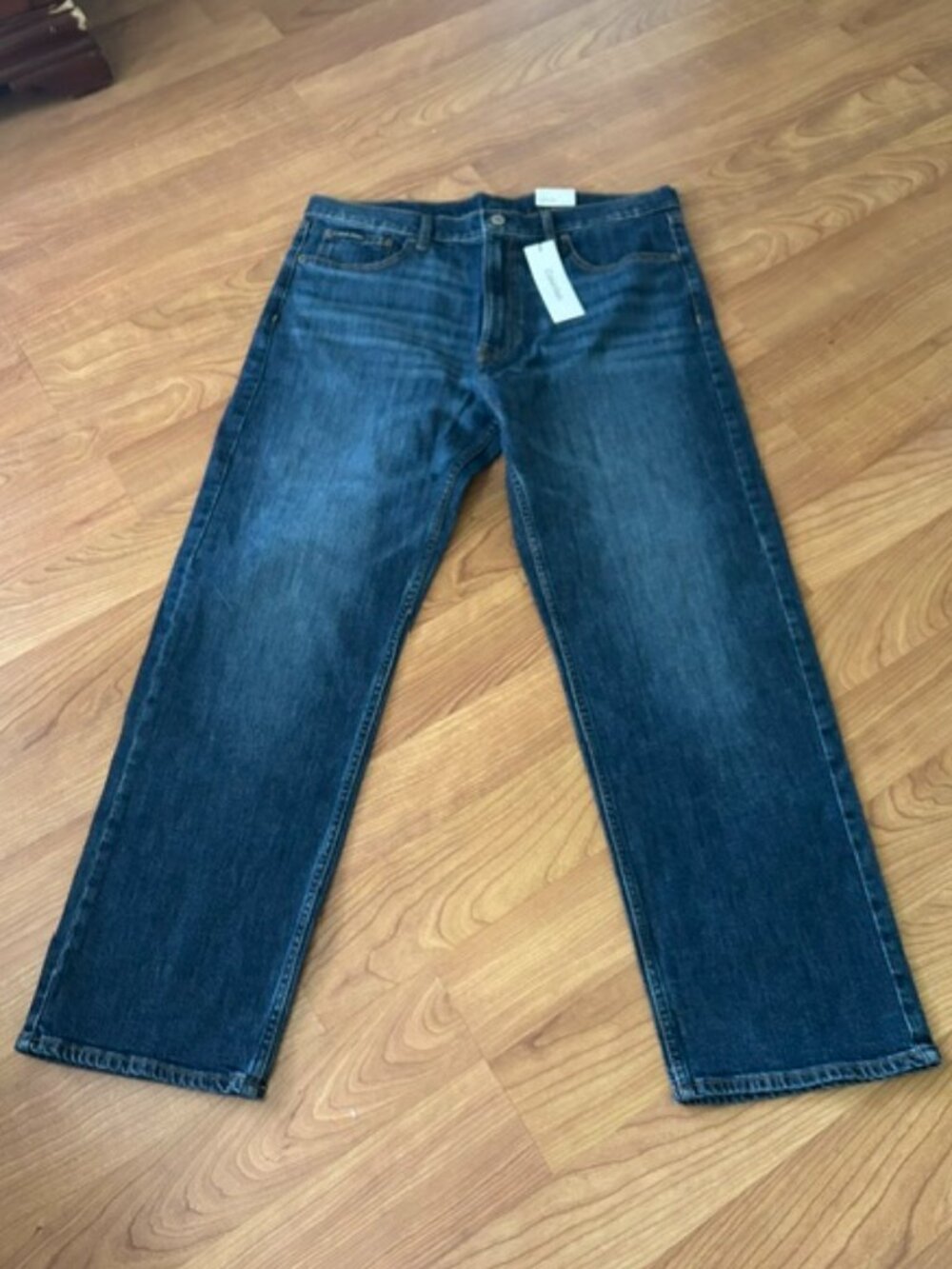 NWT Calvin Klein Men's Relaxed Straight Jeans 36x30 Classic Wash Denim